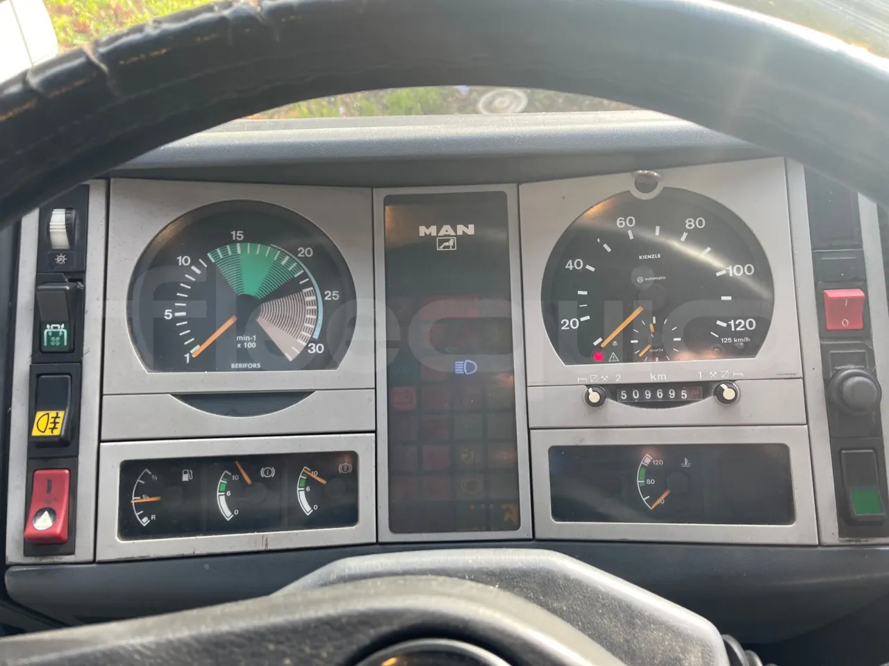 Man 10.225 FOCL - Coach: picture 3 Man 10.225 FOCL - Coach: picture 3