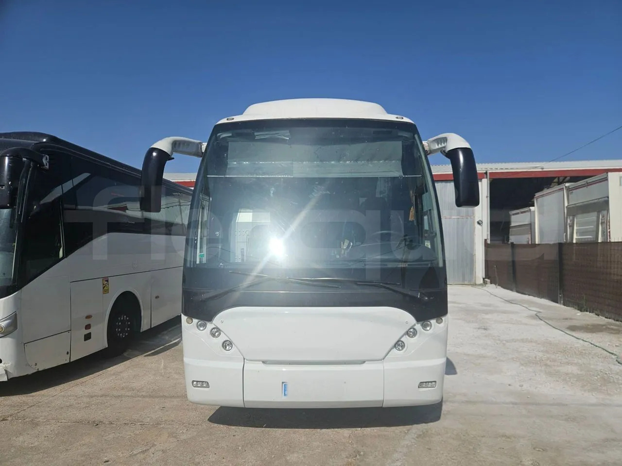 Man Celeris - Coach: picture 2 Man Celeris - Coach: picture 2