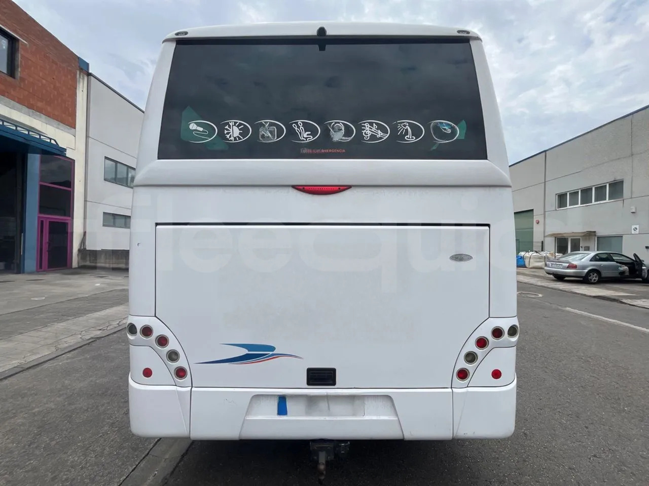 Man Dexon - Coach: picture 5 Man Dexon - Coach: picture 5