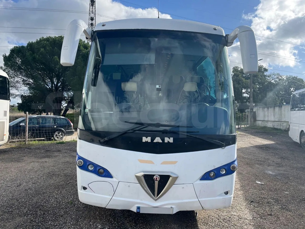 Man Noge - Coach: picture 2 Man Noge - Coach: picture 2