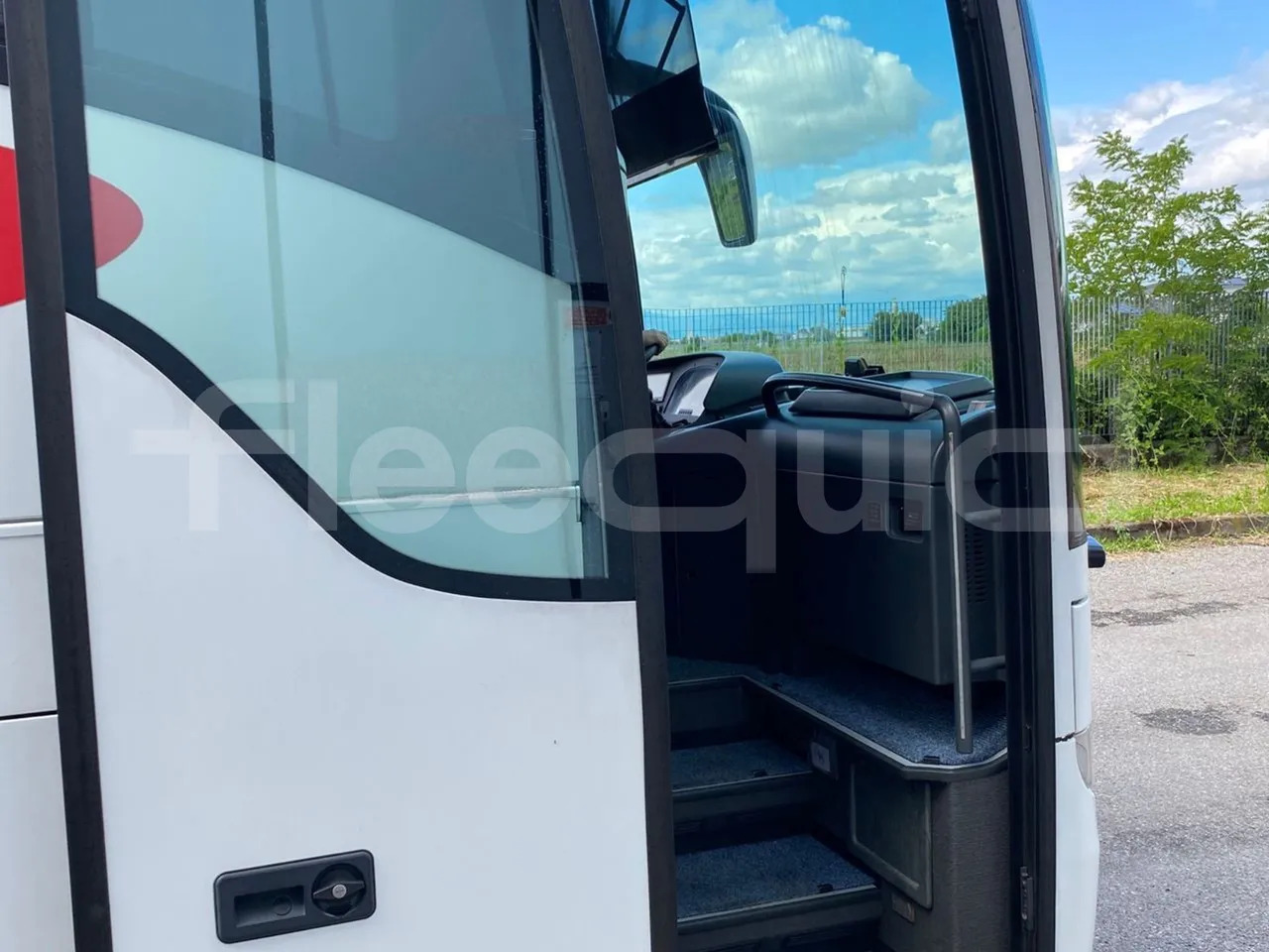 Coach Mercedes-Benz Tourismo: picture 16 Coach Mercedes-Benz Tourismo: picture 16