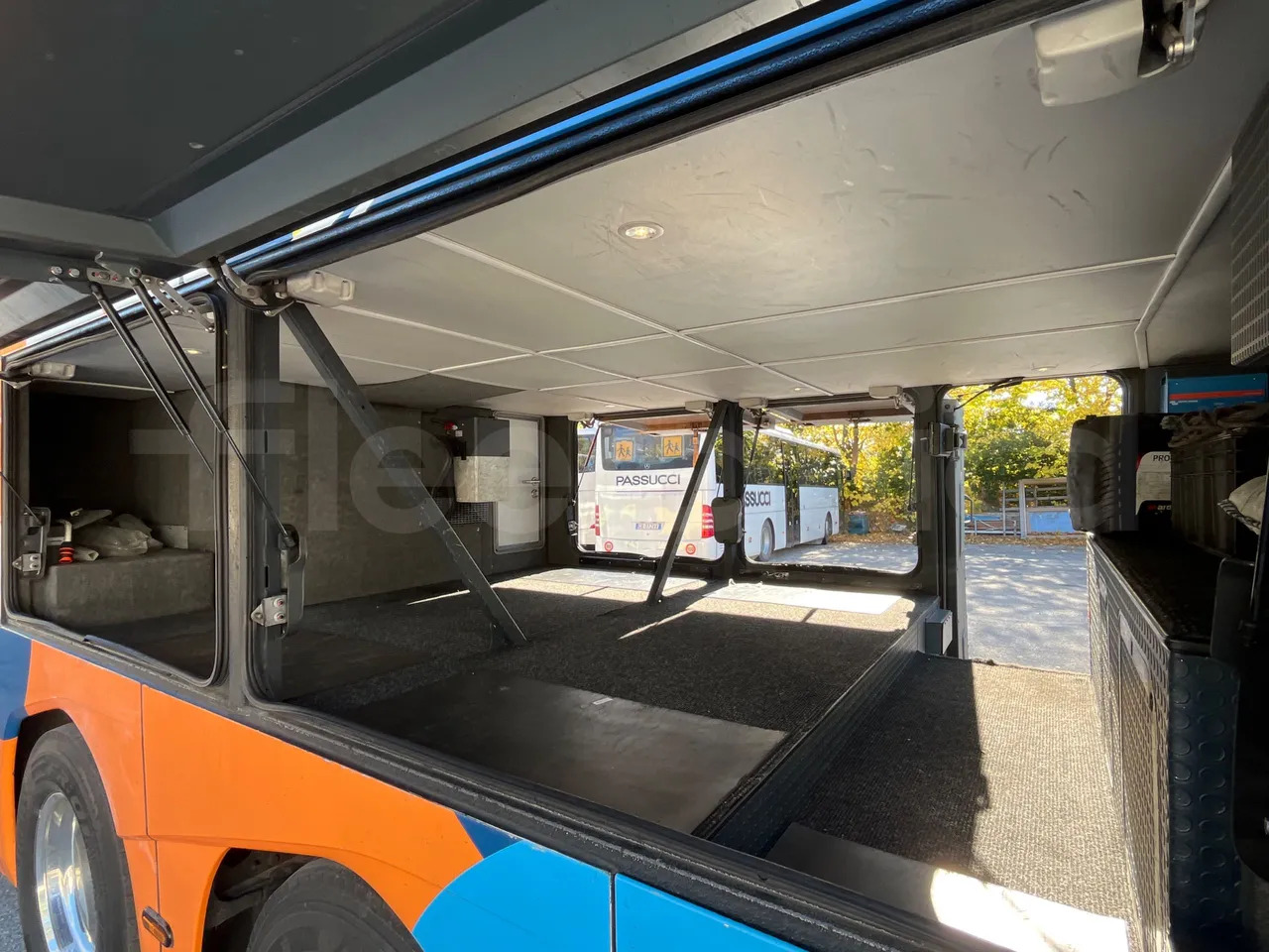 Coach Neoplan Skyliner: picture 8