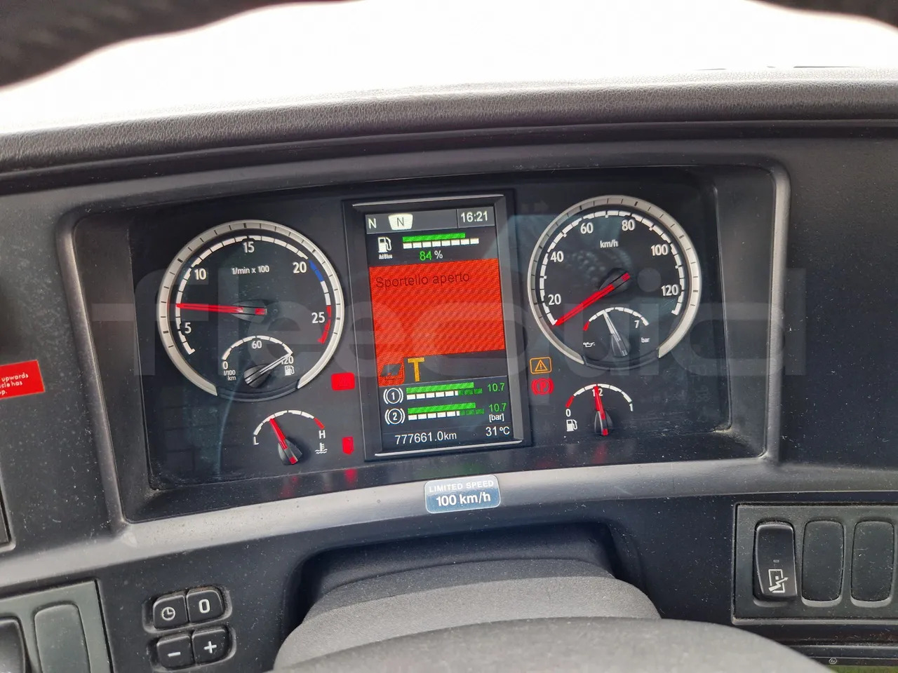 Scania Touring HD - Coach: picture 3 Scania Touring HD - Coach: picture 3