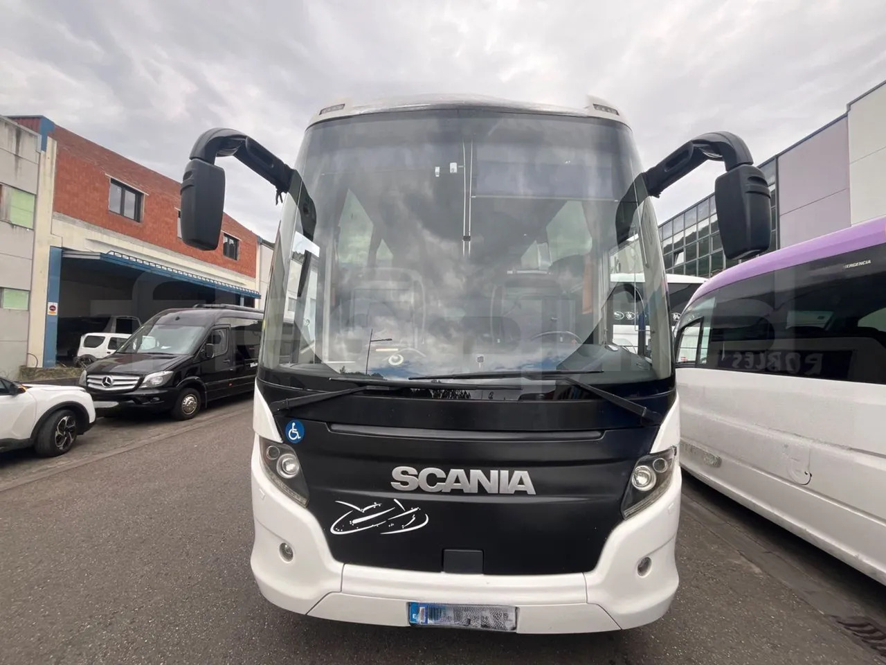 Scania Touring HD - Coach: picture 2 Scania Touring HD - Coach: picture 2