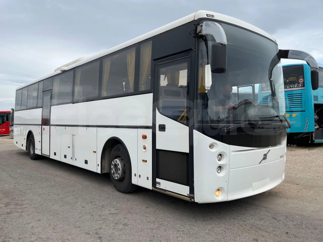 Volvo B12 - Coach: picture 1 Volvo B12 - Coach: picture 1
