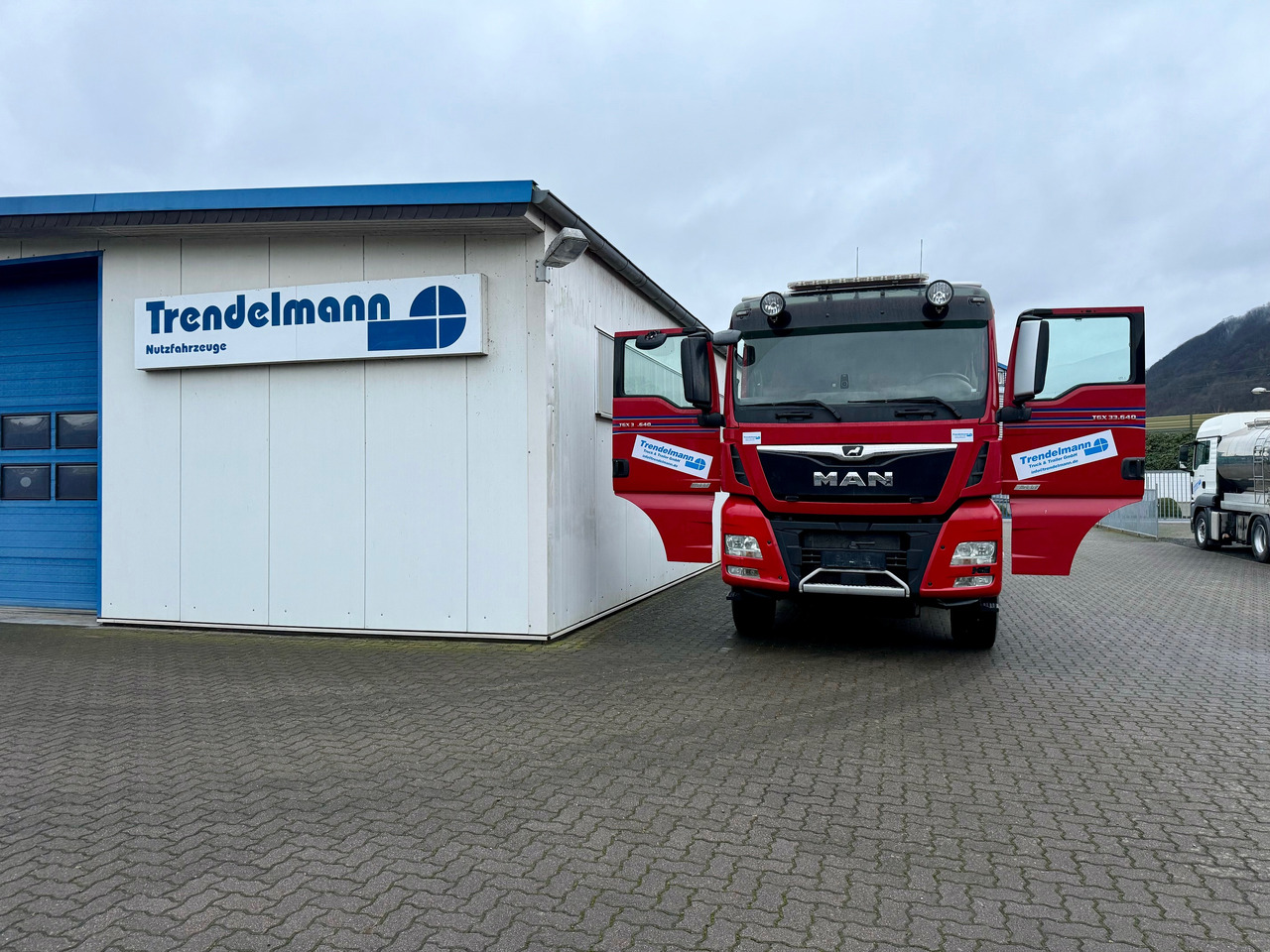 MAN TGS 33.640 6x4 Kipphydraulic-Retarder - Tractor unit: picture 3 MAN TGS 33.640 6x4 Kipphydraulic-Retarder - Tractor unit: picture 3