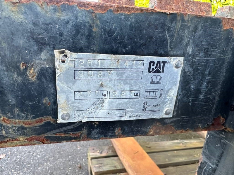 Cat 908 forks - Forks for Construction machinery: picture 4 Cat 908 forks - Forks for Construction machinery: picture 4