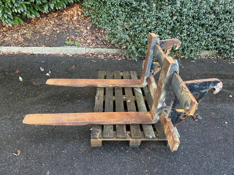 Cat 908 forks - Forks for Construction machinery: picture 1 Cat 908 forks - Forks for Construction machinery: picture 1