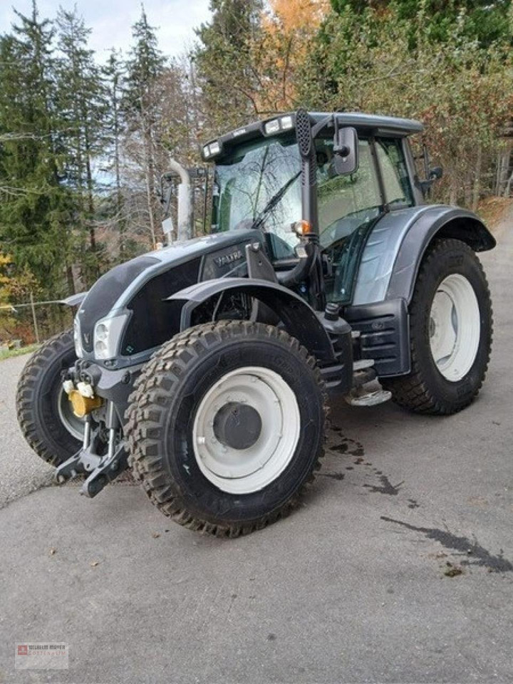 Valtra N 163 - Farm tractor: picture 3 Valtra N 163 - Farm tractor: picture 3