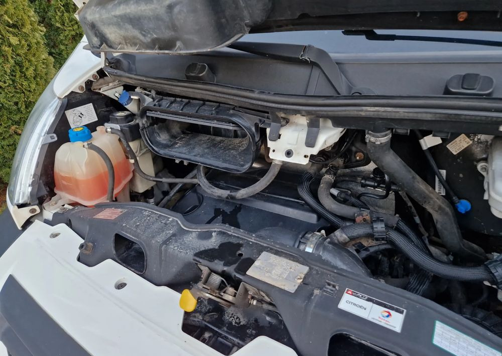 Combi van Citroën Jumper 130KM: picture 18