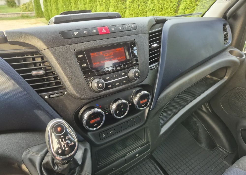 Tipper van Iveco 35C18 3.0 180KM: picture 7 Tipper van Iveco 35C18 3.0 180KM: picture 7