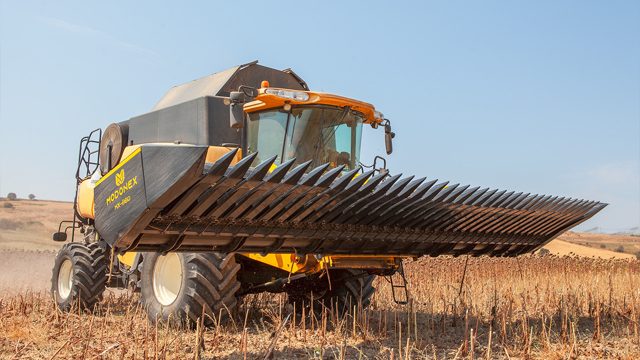 Modonex MX-630 - Sunflower harvester: picture 1 Modonex MX-630 - Sunflower harvester: picture 1
