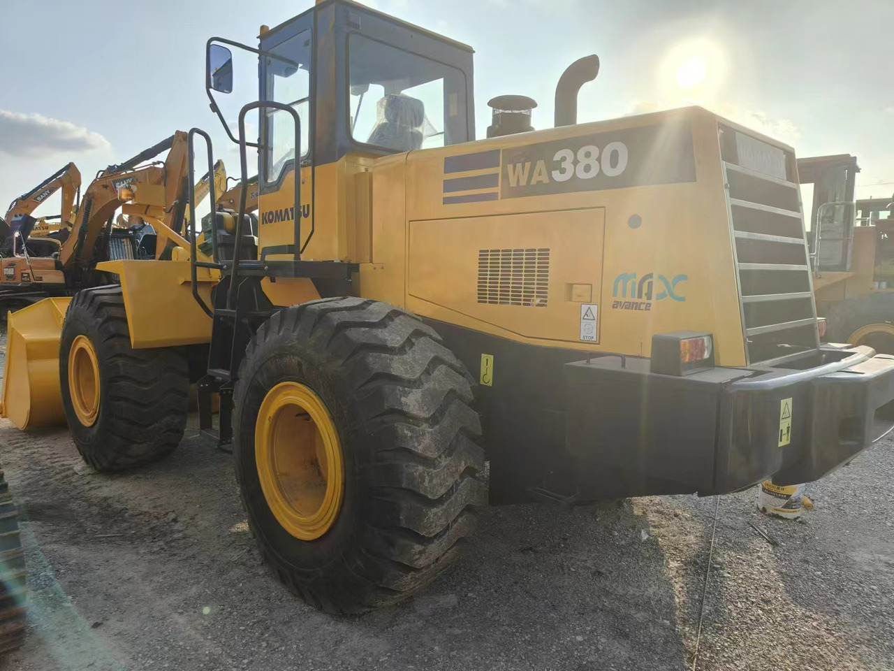 KOMATSU wa380 Low hours direct supply from the source lower prices - Wheel loader: picture 3 KOMATSU wa380 Low hours direct supply from the source lower prices - Wheel loader: picture 3