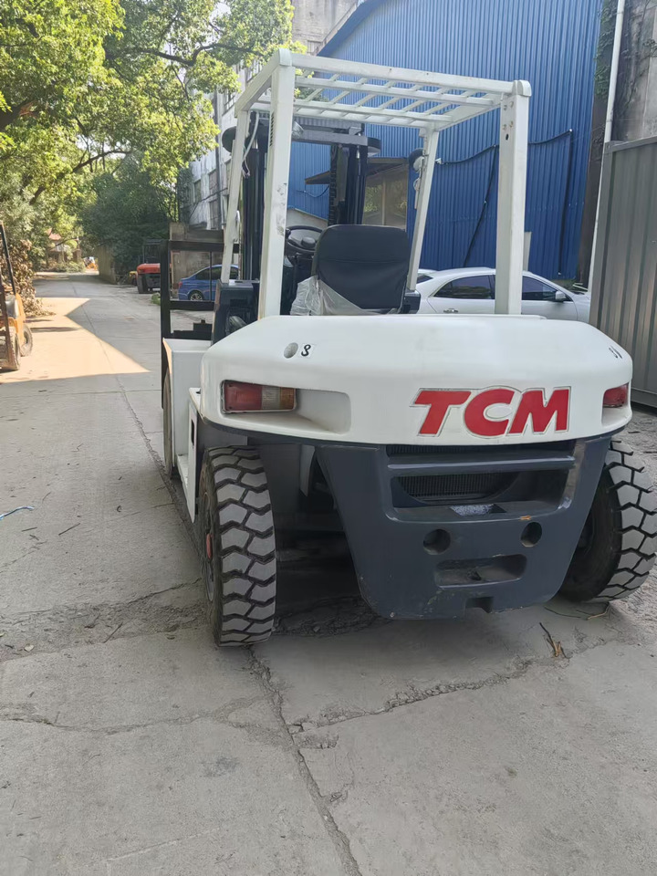 TCM FD50 Japan brand used 5 ton diesel forklift Customizable mast clamps - Diesel forklift: picture 3 TCM FD50 Japan brand used 5 ton diesel forklift Customizable mast clamps - Diesel forklift: picture 3