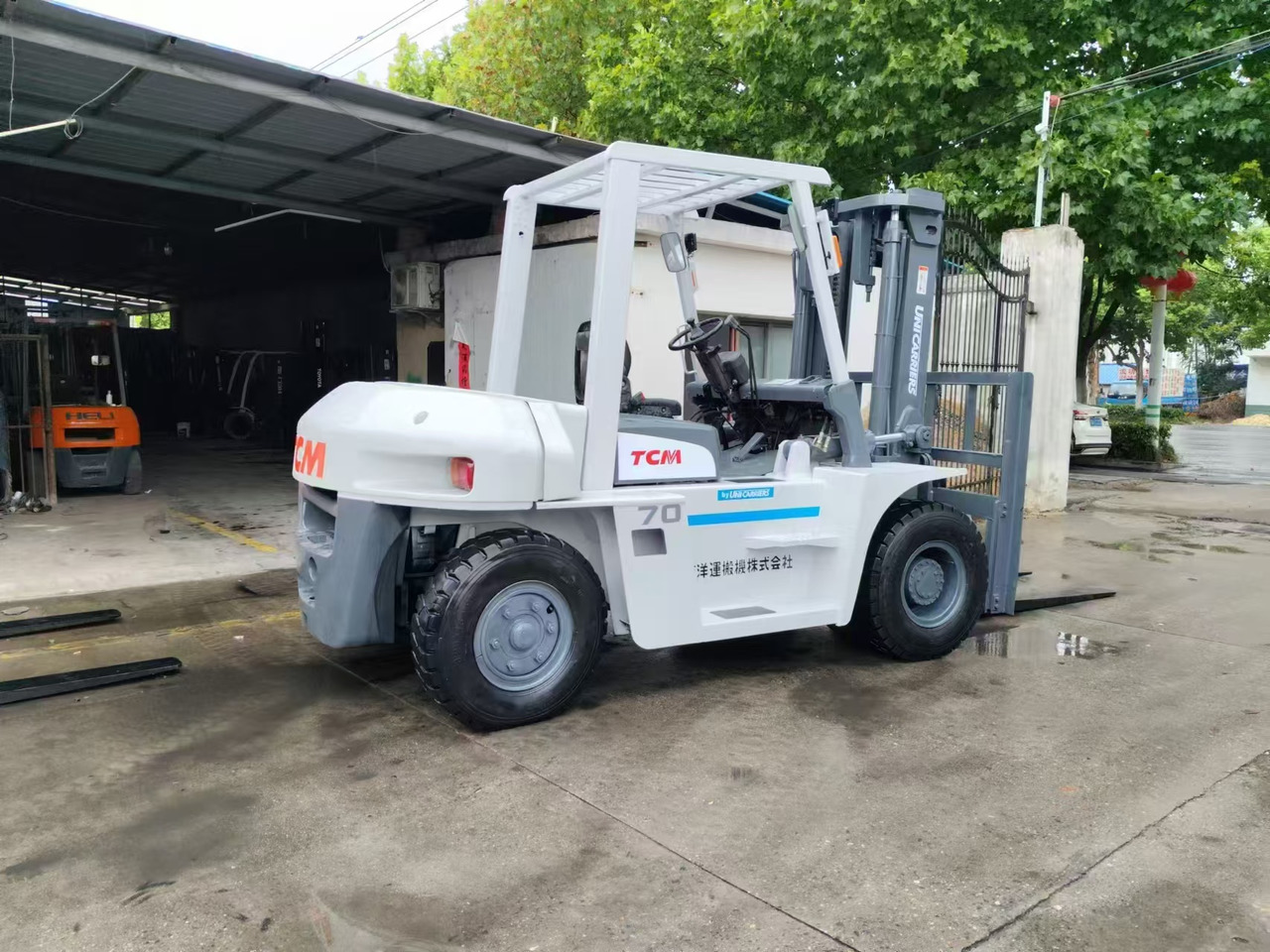 TCM FD70 japan brand 7 ton forklift used Customizable mast clamp side shift - Diesel forklift: picture 4 TCM FD70 japan brand 7 ton forklift used Customizable mast clamp side shift - Diesel forklift: picture 4