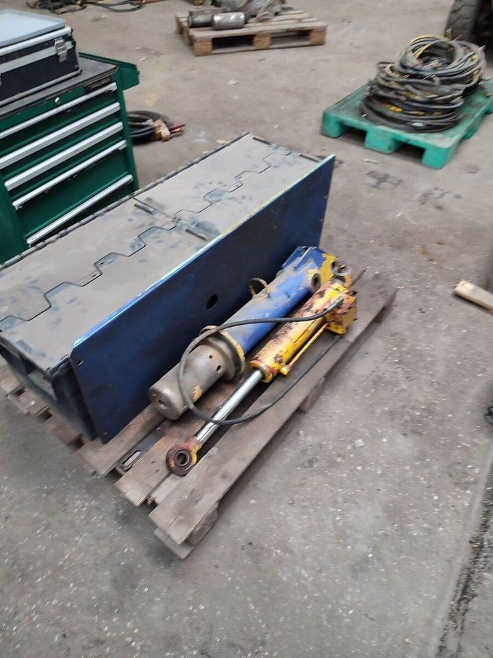 Telescopic boom Aichi SR 182: picture 7