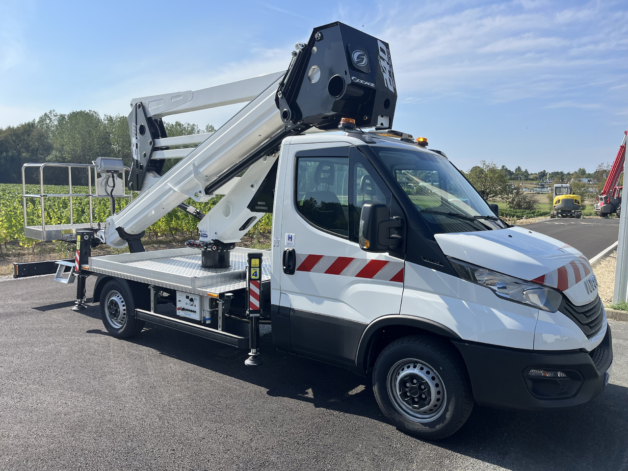 Truck mounted aerial platform IVECO DAILY SOCAGE 24D SPEED: picture 1