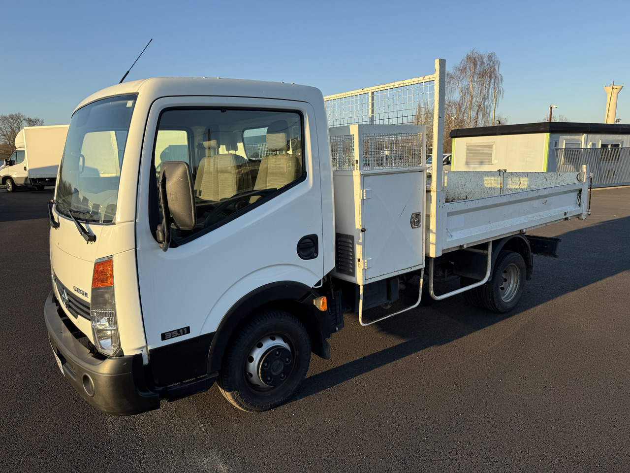 Tipper van NISSAN CABSTAR 35.11: picture 10