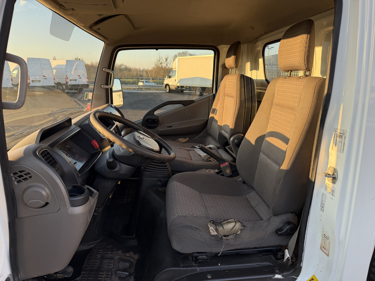 Tipper van NISSAN CABSTAR 35.11: picture 7