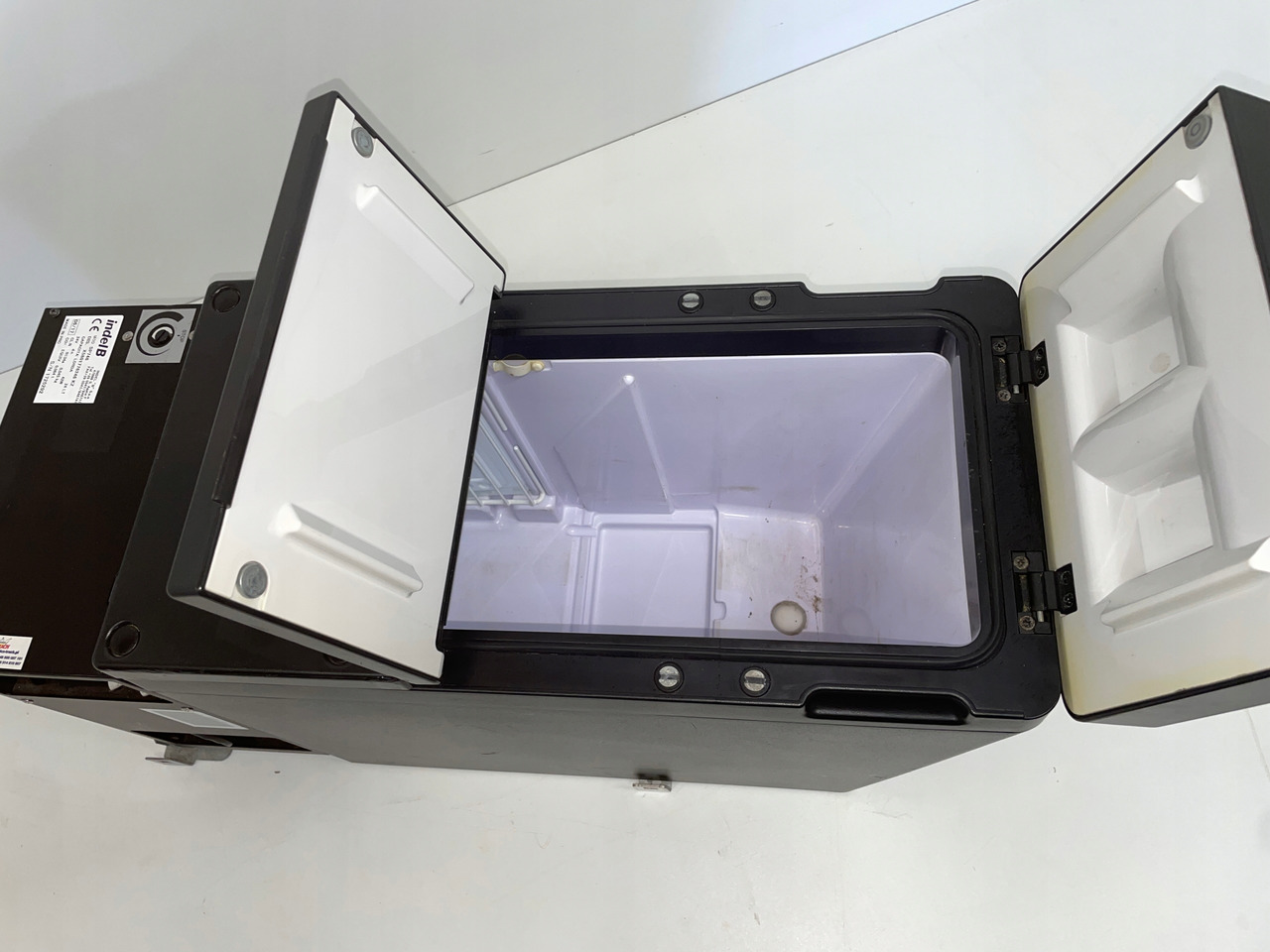 LODÓWKA CHŁODZIARKA IVECO STRALIS INTEL B 504195453 - Cab and interior for Truck: picture 4 LODÓWKA CHŁODZIARKA IVECO STRALIS INTEL B 504195453 - Cab and interior for Truck: picture 4