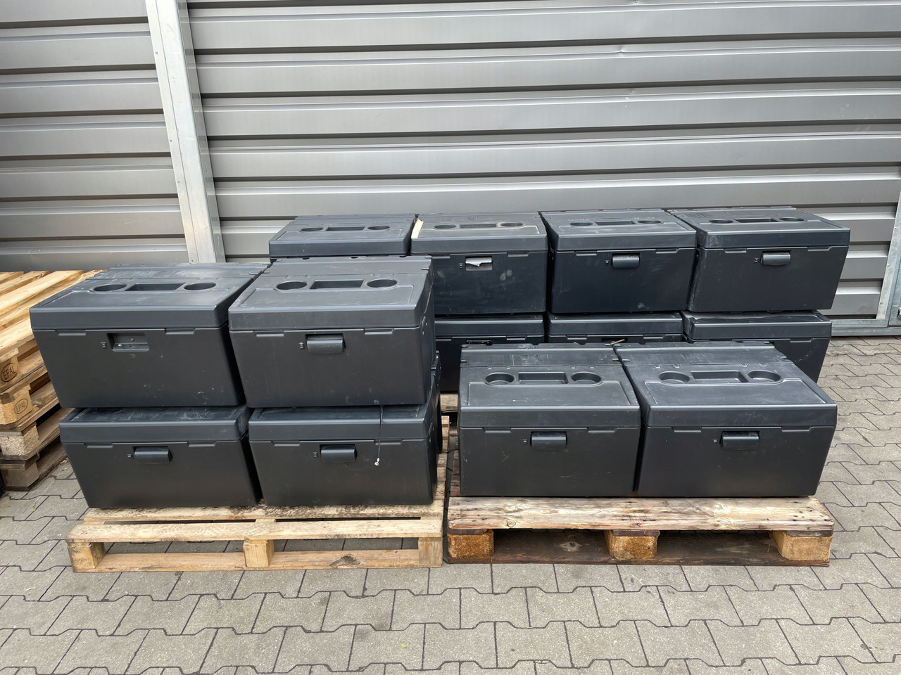 LODÓWKA IVECO HI-WAY HI WAY STRALIS - Cab and interior for Truck: picture 2 LODÓWKA IVECO HI-WAY HI WAY STRALIS - Cab and interior for Truck: picture 2