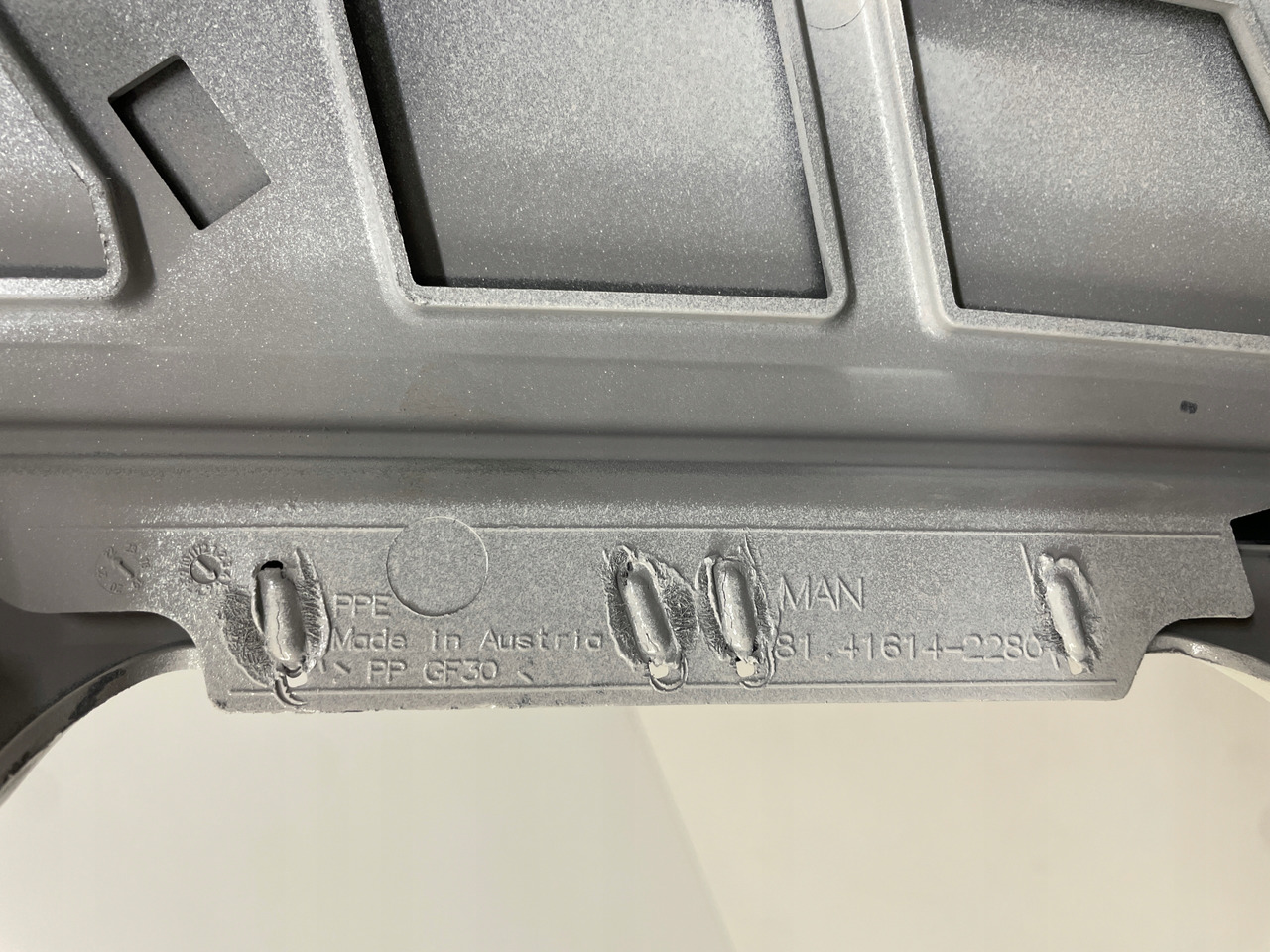 PRAWA OSŁONA ZDERZAKA ZDERZAK OKULAR MAN TGX3 TG3 TGX 3 81416142280 - Bumper for Truck: picture 5 PRAWA OSŁONA ZDERZAKA ZDERZAK OKULAR MAN TGX3 TG3 TGX 3 81416142280 - Bumper for Truck: picture 5