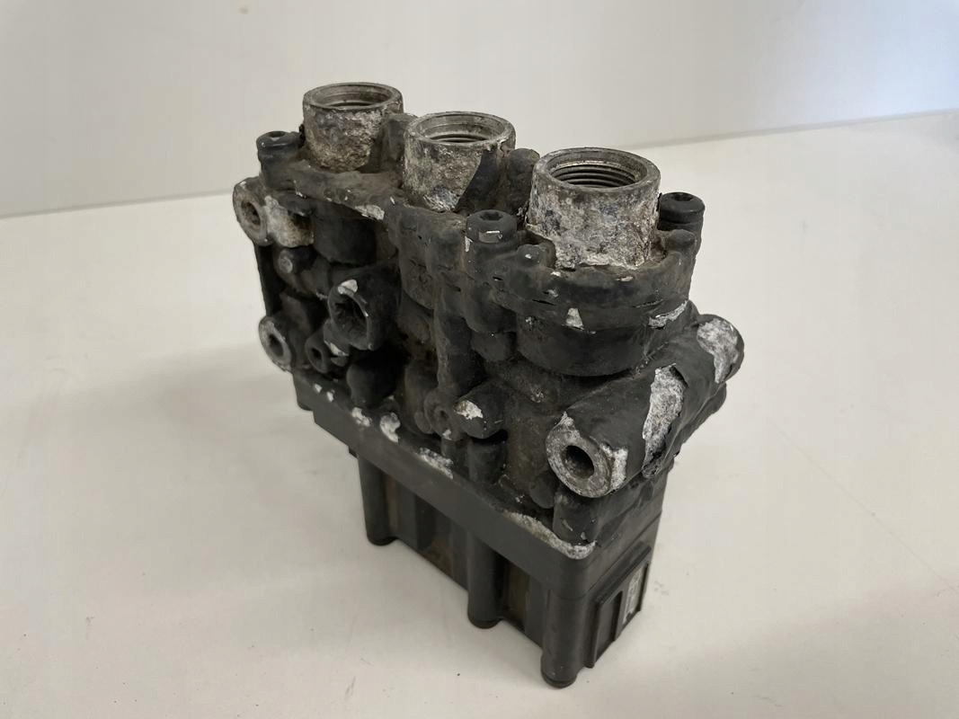 ZAWÓR PODUSZEK MERCEDES ACTROS MP 4 A0013270725 - Brake valve for Truck: picture 1 ZAWÓR PODUSZEK MERCEDES ACTROS MP 4 A0013270725 - Brake valve for Truck: picture 1