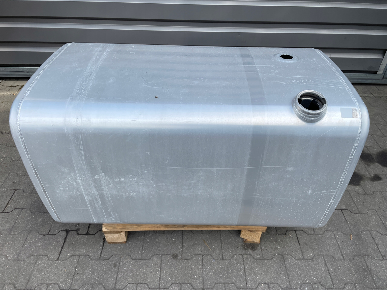 ZBIORNIK PALIWA 560 L IVECO STRALIS HI WAY - Fuel tank for Truck: picture 1 ZBIORNIK PALIWA 560 L IVECO STRALIS HI WAY - Fuel tank for Truck: picture 1