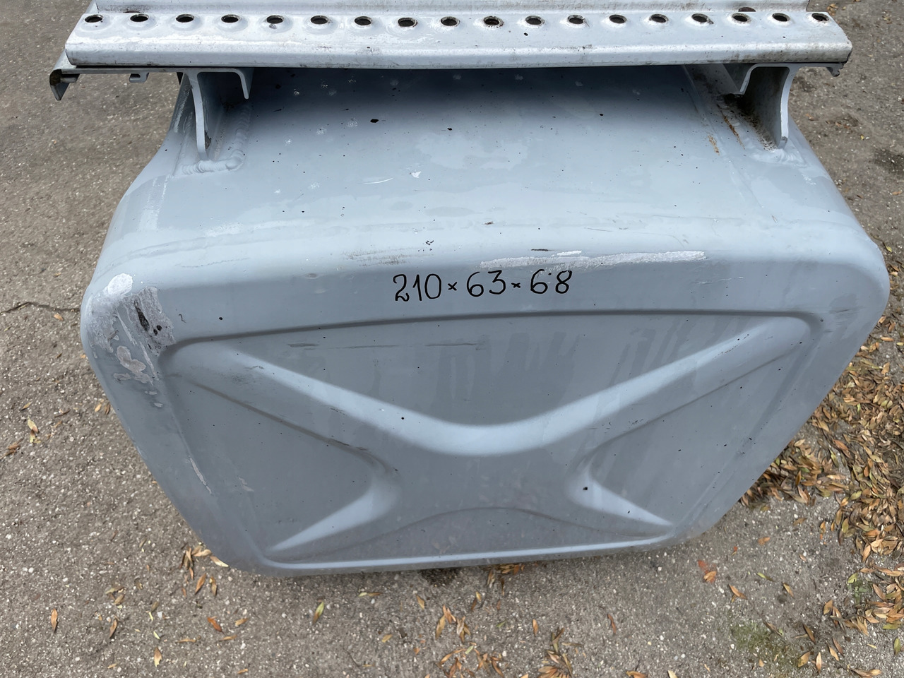 ZBIORNIK PALIWA 780 L MAN TGA TGX TGS 81122015670 - Fuel tank for Truck: picture 4 ZBIORNIK PALIWA 780 L MAN TGA TGX TGS 81122015670 - Fuel tank for Truck: picture 4