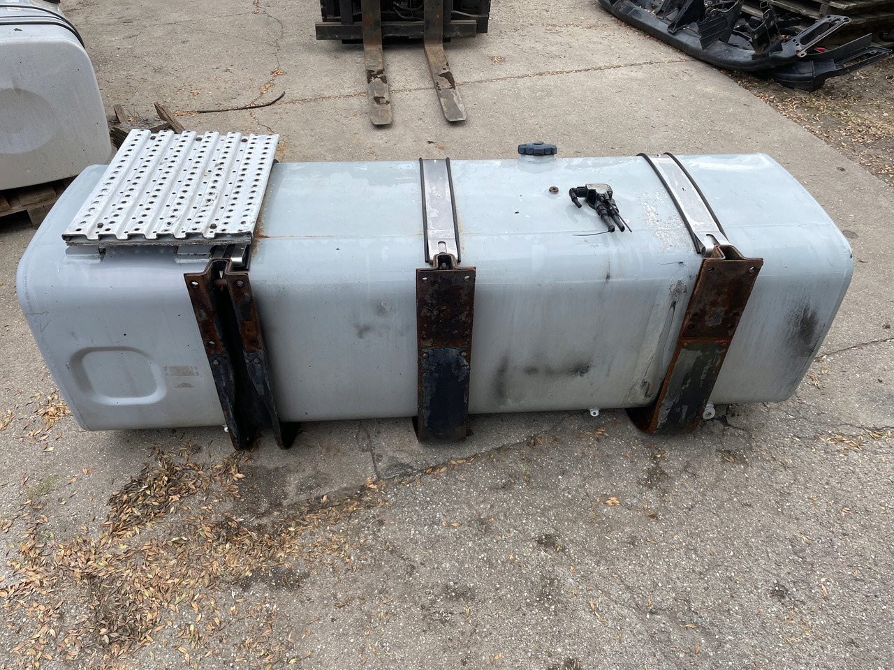 ZBIORNIK PALIWA 780 L MAN TGA TGX TGS 81122015670 - Fuel tank for Truck: picture 5 ZBIORNIK PALIWA 780 L MAN TGA TGX TGS 81122015670 - Fuel tank for Truck: picture 5