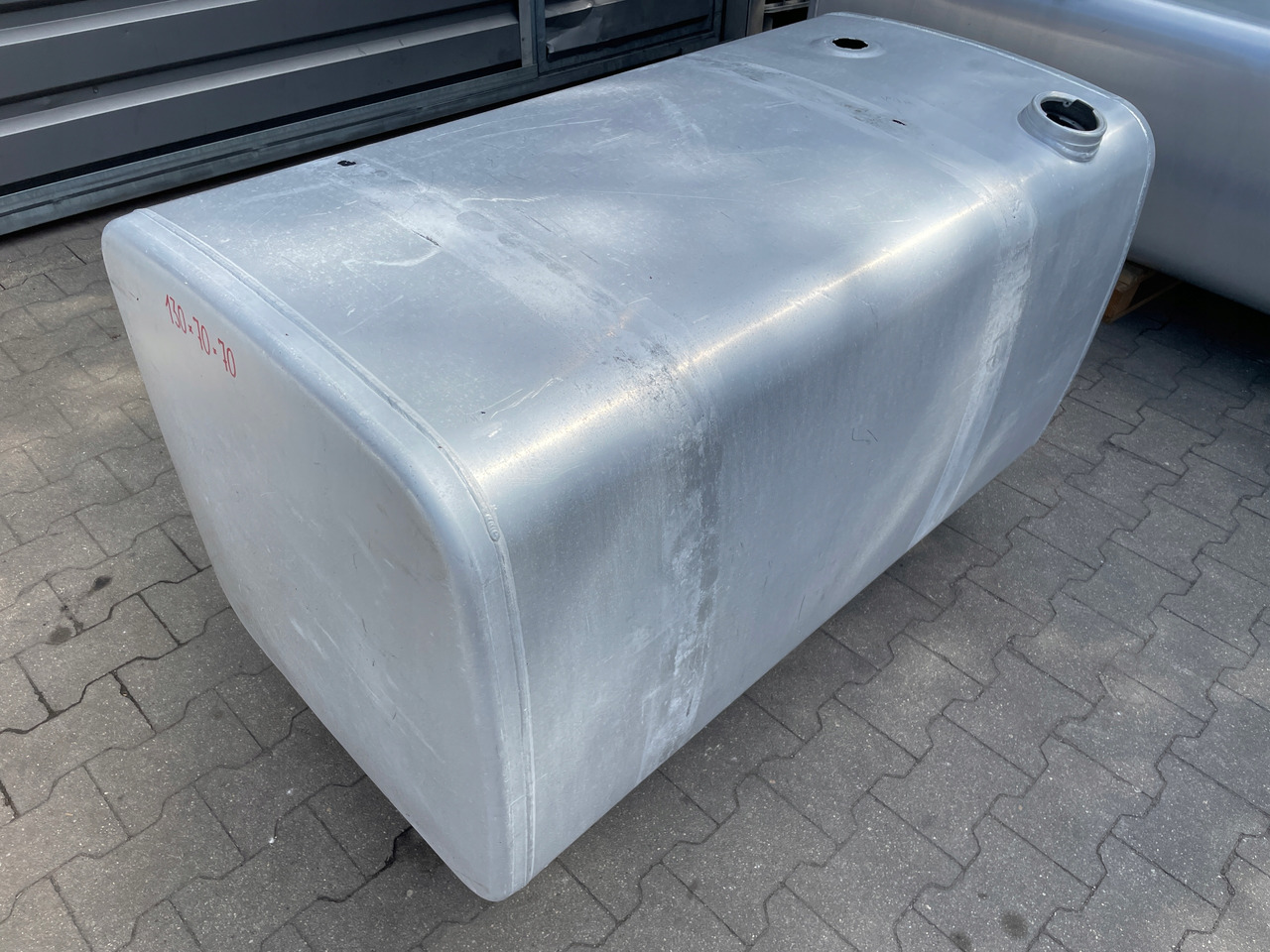ZBIORNIK PALIWA IVECO STRALIS HI WAY 570 L 029535702 - Fuel tank for Truck: picture 2 ZBIORNIK PALIWA IVECO STRALIS HI WAY 570 L 029535702 - Fuel tank for Truck: picture 2