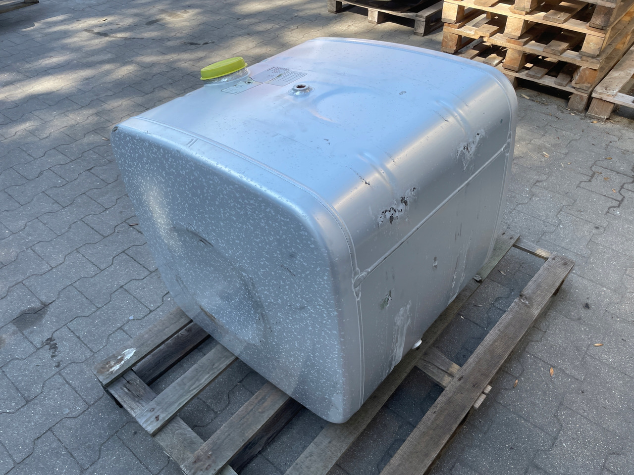 ZBIORNIK PALIWA MAN TGA TGX TGS 250L 81122016898 - Fuel tank for Truck: picture 5 ZBIORNIK PALIWA MAN TGA TGX TGS 250L 81122016898 - Fuel tank for Truck: picture 5