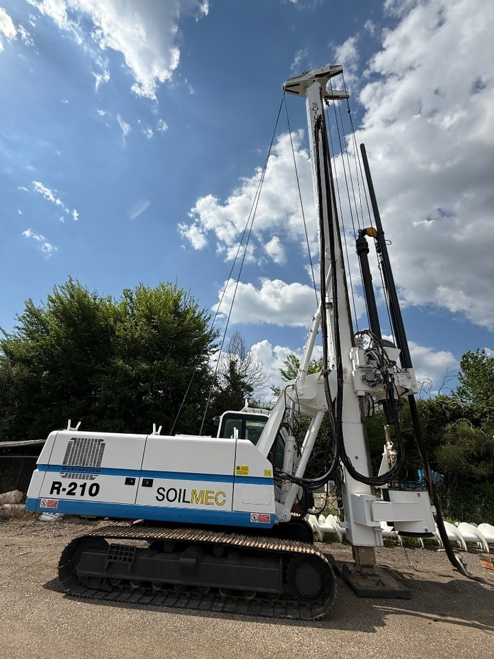 Soilmec R 210 - Pile driver: picture 1 Soilmec R 210 - Pile driver: picture 1