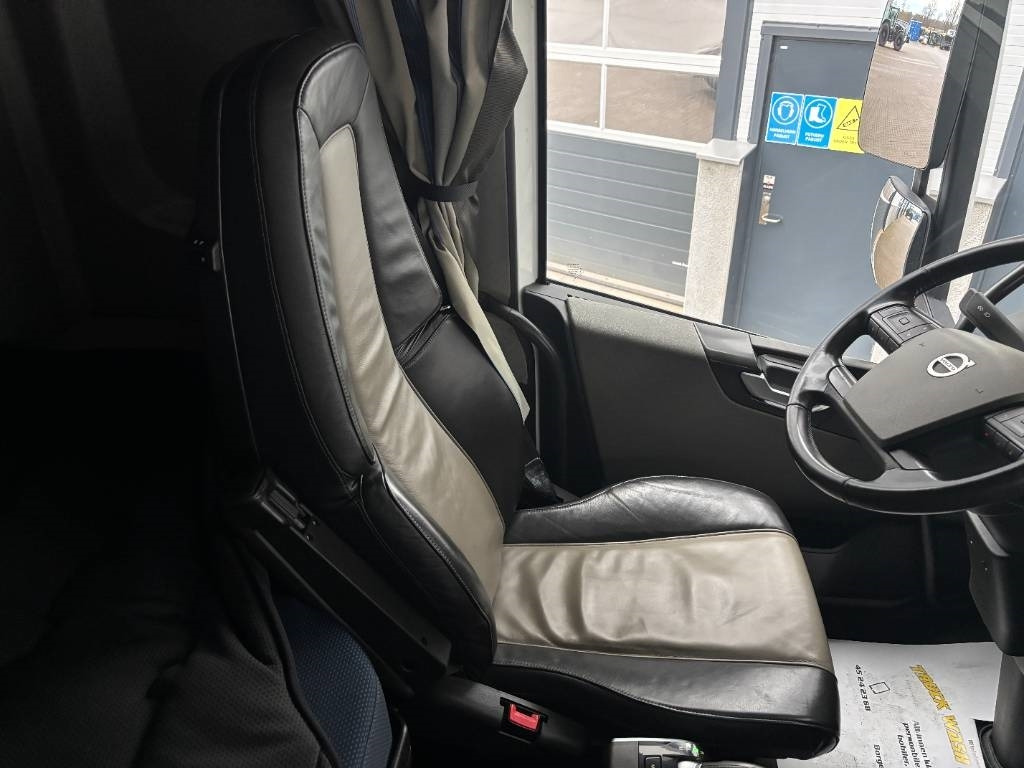 Container transporter/ Swap body truck Volvo FH 540: picture 8 Container transporter/ Swap body truck Volvo FH 540: picture 8