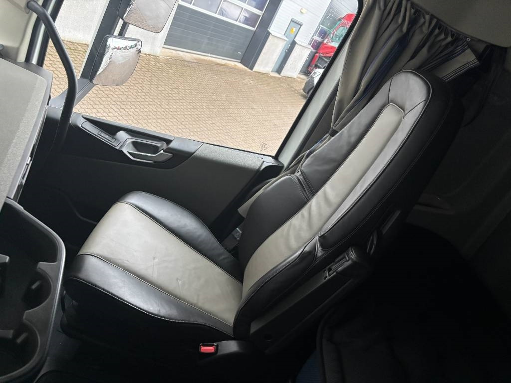 Container transporter/ Swap body truck Volvo FH 540: picture 9 Container transporter/ Swap body truck Volvo FH 540: picture 9