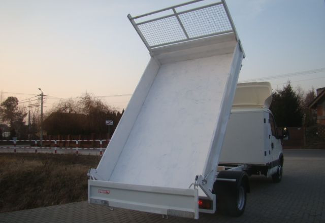 Iveco DAILY 40 C 12 - Tipper van: picture 5 Iveco DAILY 40 C 12 - Tipper van: picture 5
