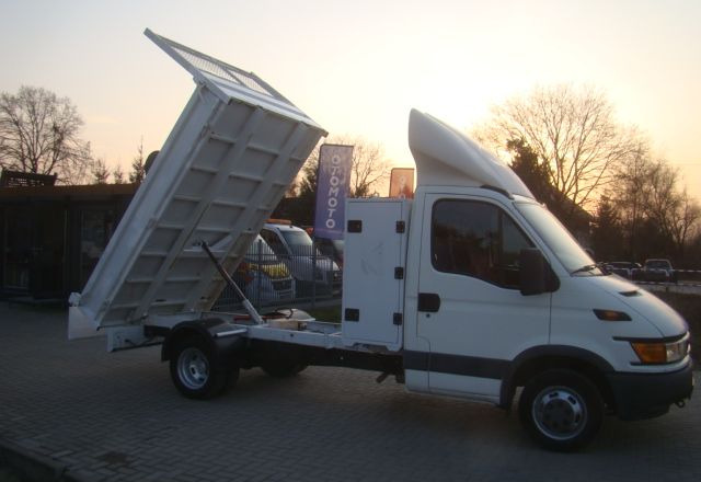Iveco DAILY 40 C 12 - Tipper van: picture 4 Iveco DAILY 40 C 12 - Tipper van: picture 4