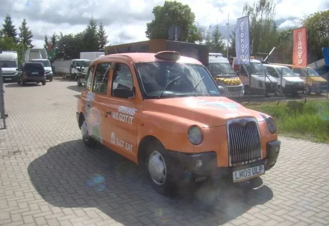 - Car: picture 4 - Car: picture 4