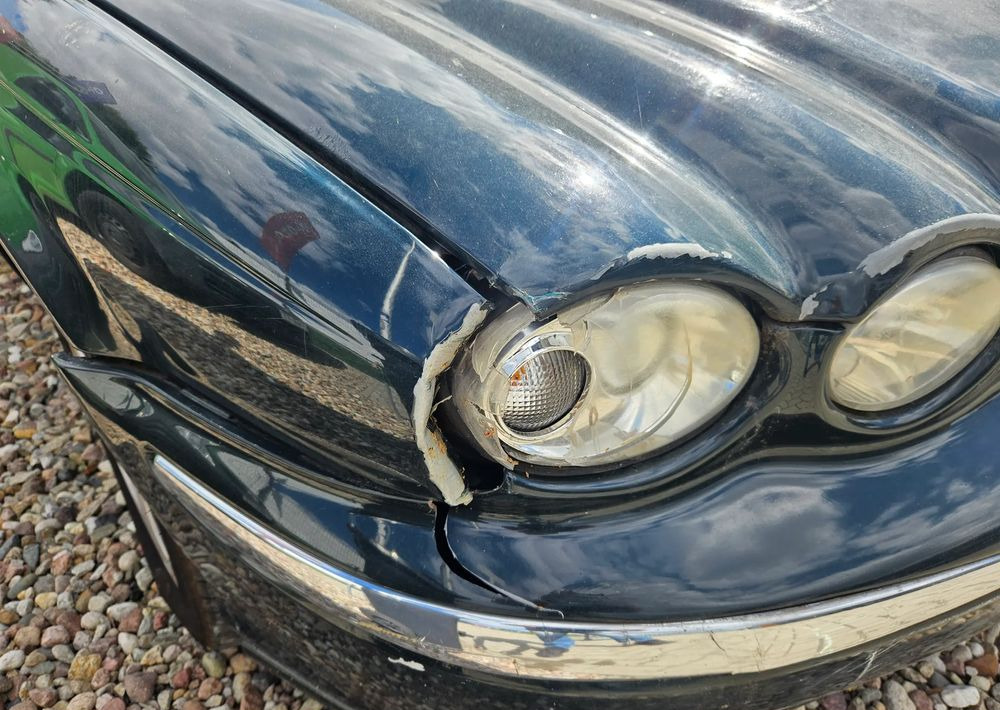 - Car: picture 2 - Car: picture 2