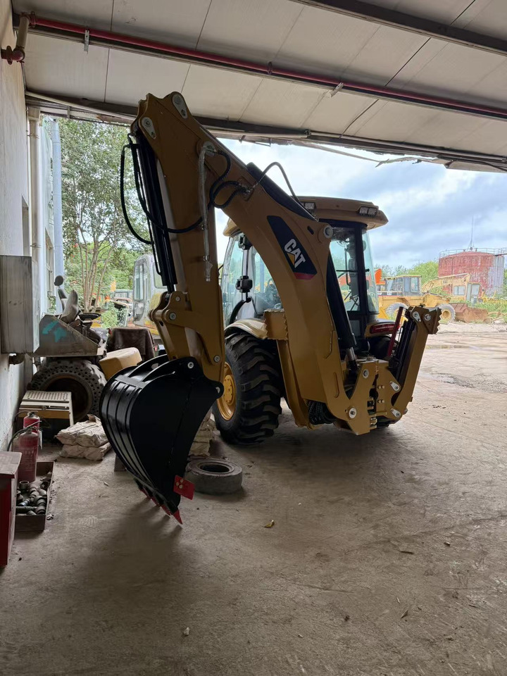 Caterpillar 420F - Backhoe loader: picture 2 Caterpillar 420F - Backhoe loader: picture 2