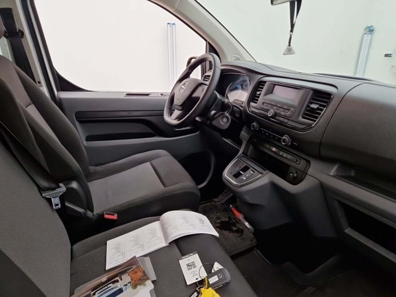 Opel Vivaro Combi L2H1 75 kWh AUT/Airco/Panorama/PDC - Minibus, Passenger van: picture 4 Opel Vivaro Combi L2H1 75 kWh AUT/Airco/Panorama/PDC - Minibus, Passenger van: picture 4