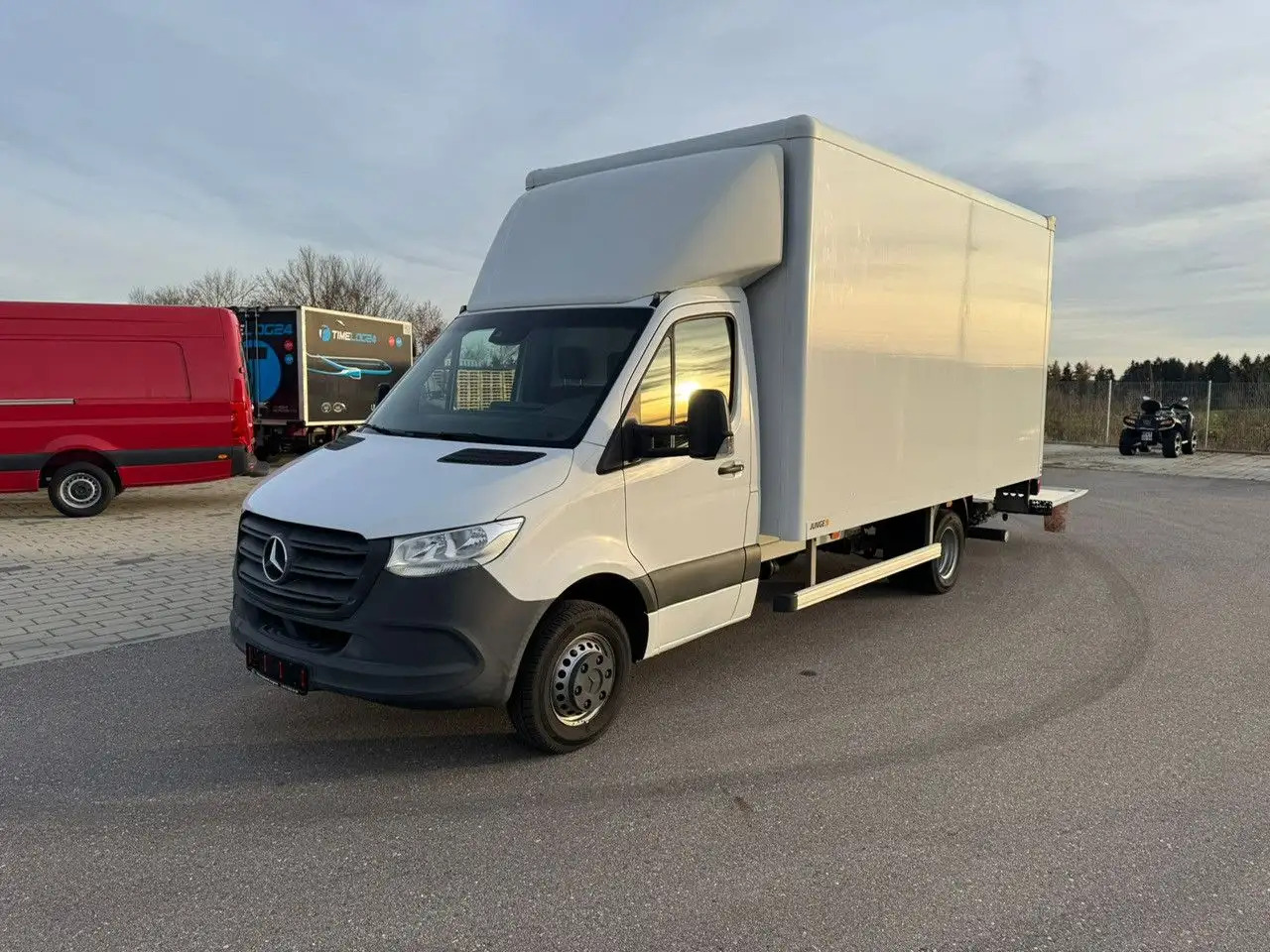 Mercedes-Benz Sprinter 516 CDI Maxi Koffer LBW AHK Klima - Box van: picture 1 Mercedes-Benz Sprinter 516 CDI Maxi Koffer LBW AHK Klima - Box van: picture 1