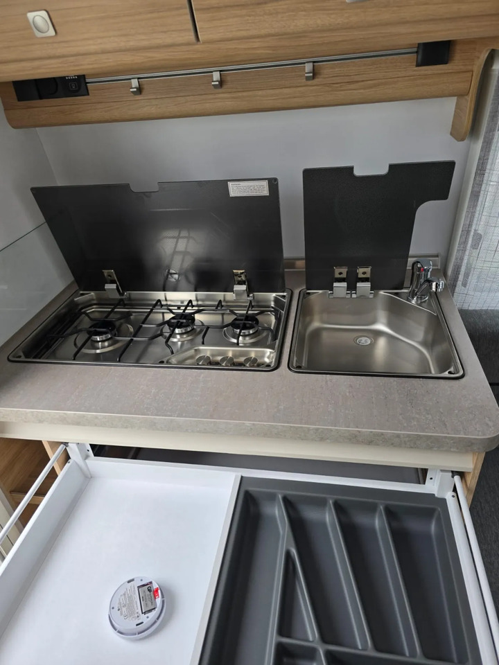 New Caravan Fendt Bianco Activ 390 FHS Dusche, 1.700 KG-Fahrwerk: picture 6 New Caravan Fendt Bianco Activ 390 FHS Dusche, 1.700 KG-Fahrwerk: picture 6