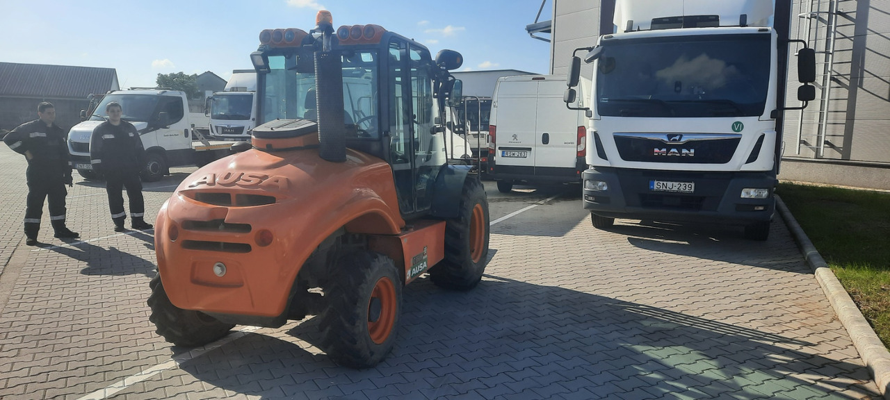 AUSA C350HX 4 Closed Cabin All Wheel Drive - Diesel forklift: picture 4 AUSA C350HX 4 Closed Cabin All Wheel Drive - Diesel forklift: picture 4