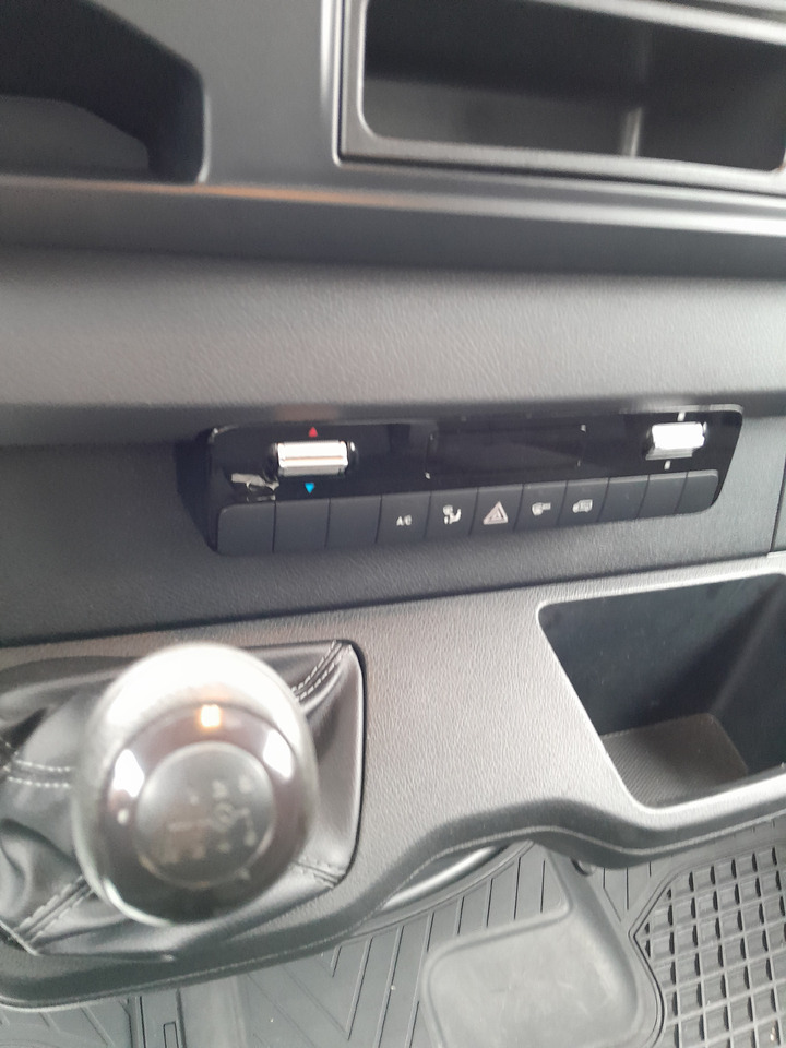 Open body delivery van MERCEDES-BENZ Sprinter 316 CDI 4x2: picture 12