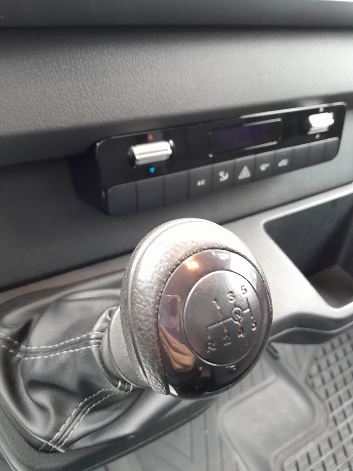 Open body delivery van MERCEDES-BENZ Sprinter 316 CDI 4x2: picture 13