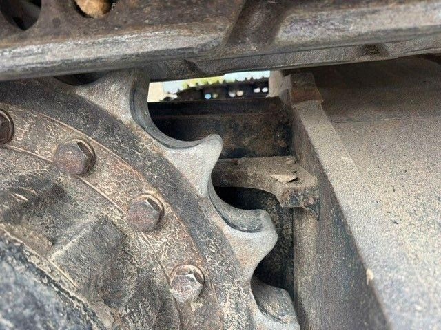 Crawler excavator CAT 330 Next Gen: picture 11