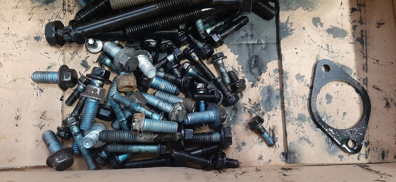 Gebrauchte Diverse Motorschrauben, MAN TGL 8.180, Artikel - Nr. : 81.99999 - 9999 - Engine and parts for Truck: picture 1 Gebrauchte Diverse Motorschrauben, MAN TGL 8.180, Artikel - Nr. : 81.99999 - 9999 - Engine and parts for Truck: picture 1