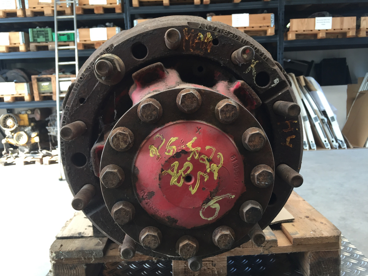 Gebrauchte Hinterachse MAN F2000, 26.422, Typ : HY 110, 13 Tonnen, Artikel - Nr. : 81.99999 - 9999 - Rear axle for Truck: picture 2 Gebrauchte Hinterachse MAN F2000, 26.422, Typ : HY 110, 13 Tonnen, Artikel - Nr. : 81.99999 - 9999 - Rear axle for Truck: picture 2