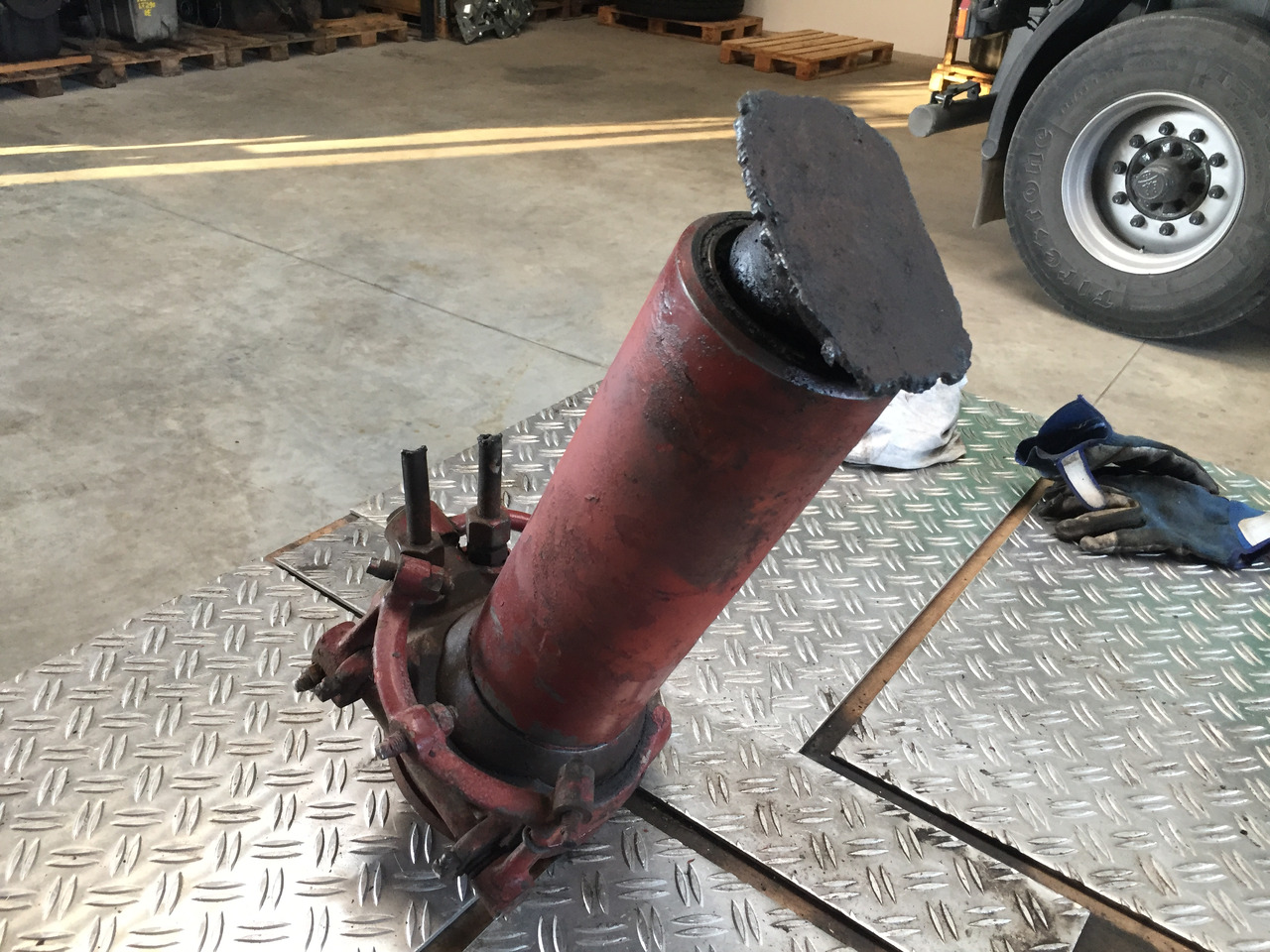 ---Gebrauchter Hydraulik Kippzylinder MEILLER, Artikel - Nr. : A 999 999 99 99 - Hydraulic cylinder for Truck: picture 1 ---Gebrauchter Hydraulik Kippzylinder MEILLER, Artikel - Nr. : A 999 999 99 99 - Hydraulic cylinder for Truck: picture 1